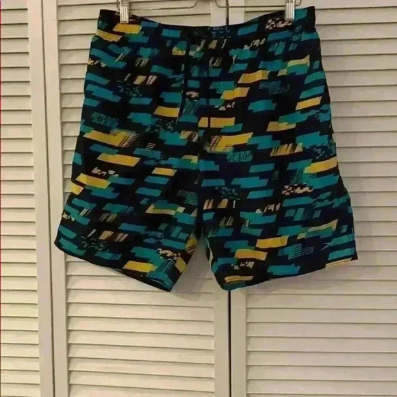 Men Short - Picture 1 of 2